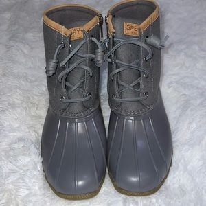 AUTHENTIC NEW SPERRY RAIN BOOTS - Size 8.5- GRAY